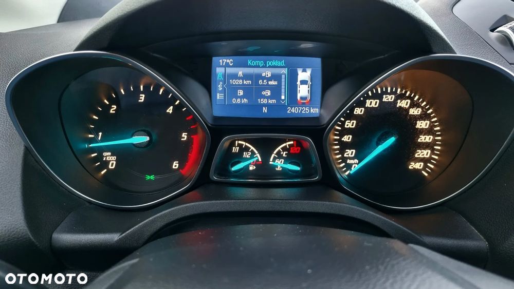 Ford Kuga 2.0 TDCi 4x4 Titanium - 24