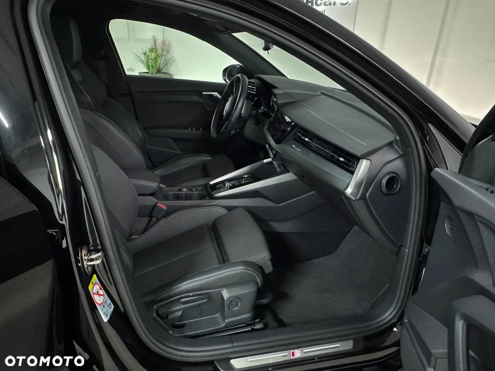 Audi A3 Sportback 2.0 TDI S tronic S line Sportpaket - 18