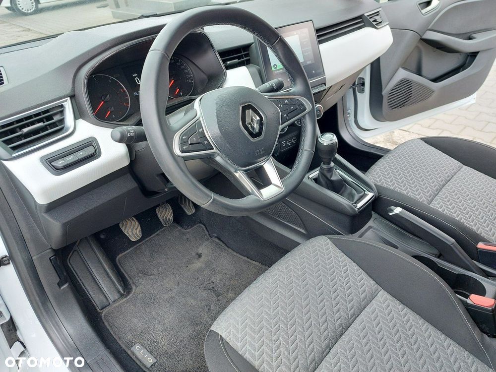 Renault Clio - 10