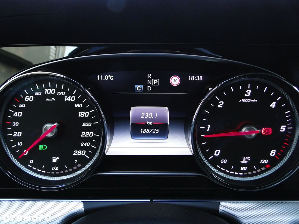 Mercedes-Benz Klasa E 220 d 9G-TRONIC - 35