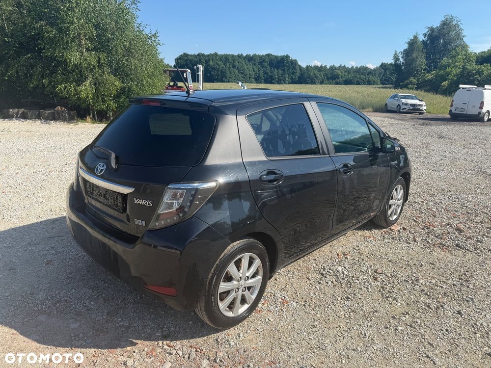 Toyota Yaris Hybrid 100 Sol - 8