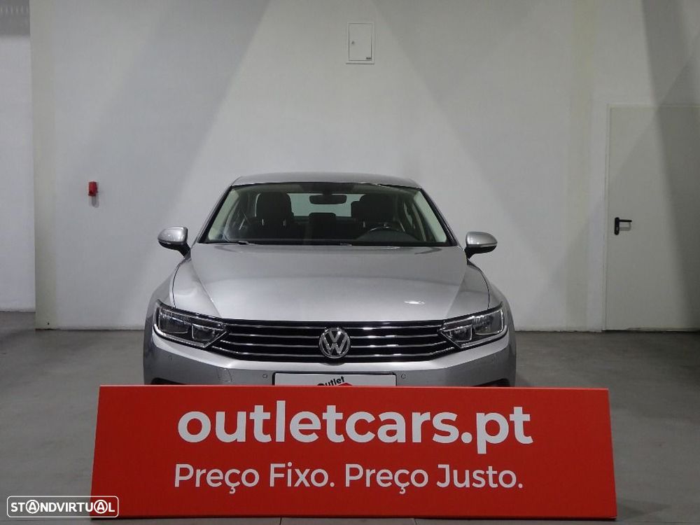 VW Passat 1.6 TDI Confortline - 8