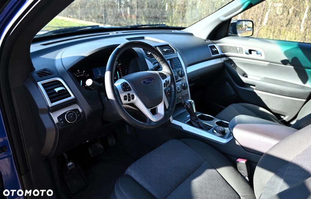 Ford Explorer - 24