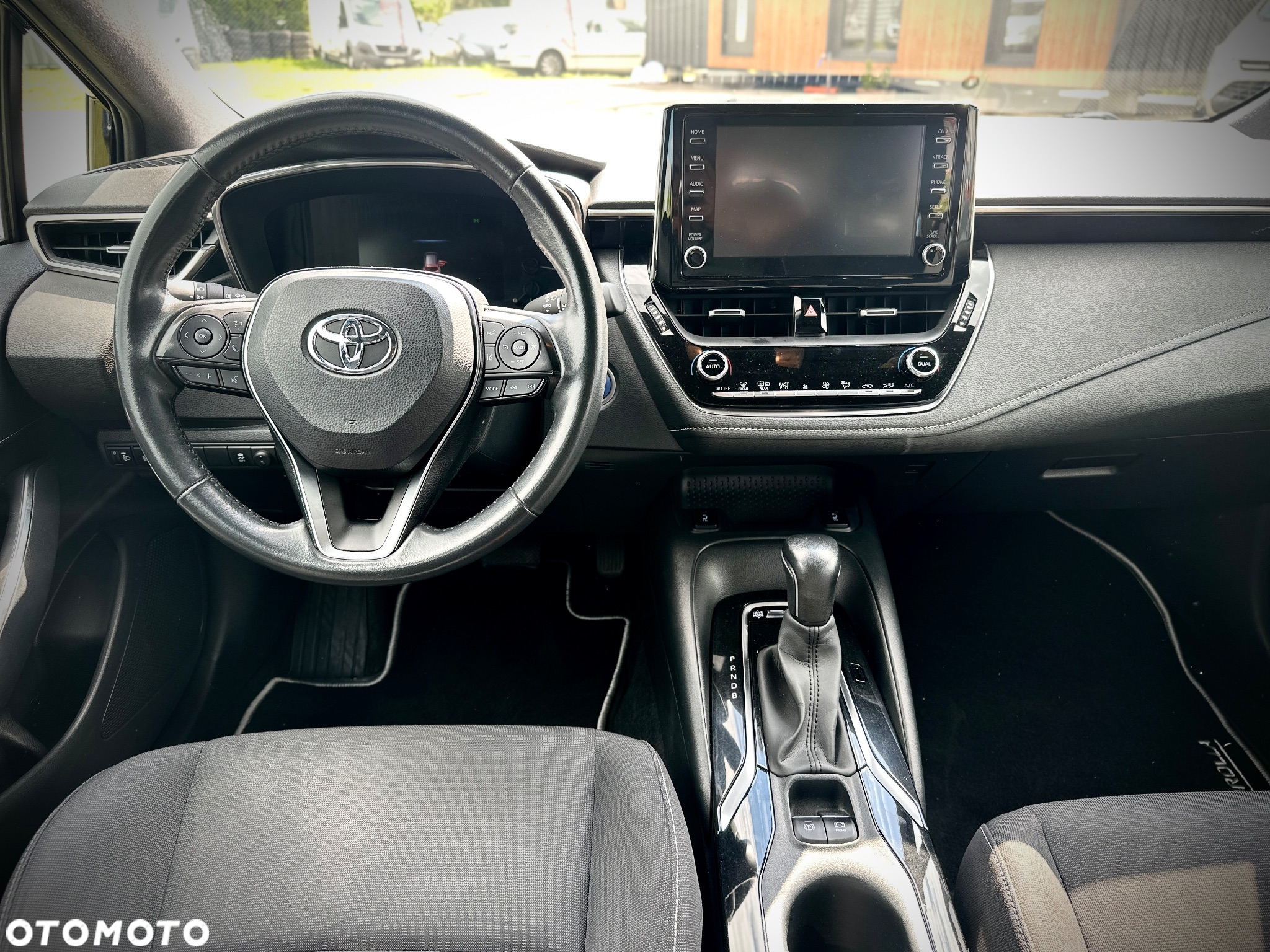 Toyota Corolla 1.8 Hybrid Comfort - 36
