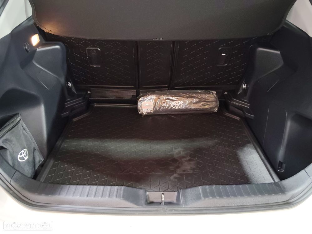 Toyota Yaris Cross 1.5 HDF Luxury - 12