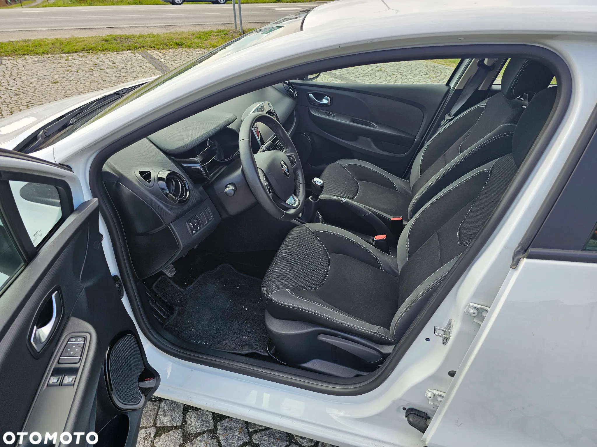 Renault Clio 1.2 16V Business Euro6 - 26