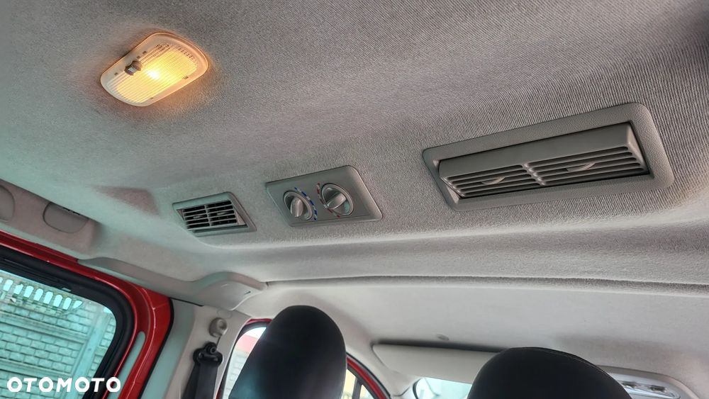 Opel Vivaro - 18