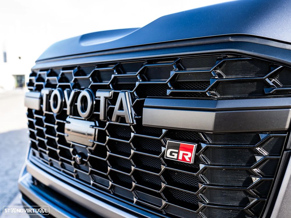 Toyota Land Cruiser - 3