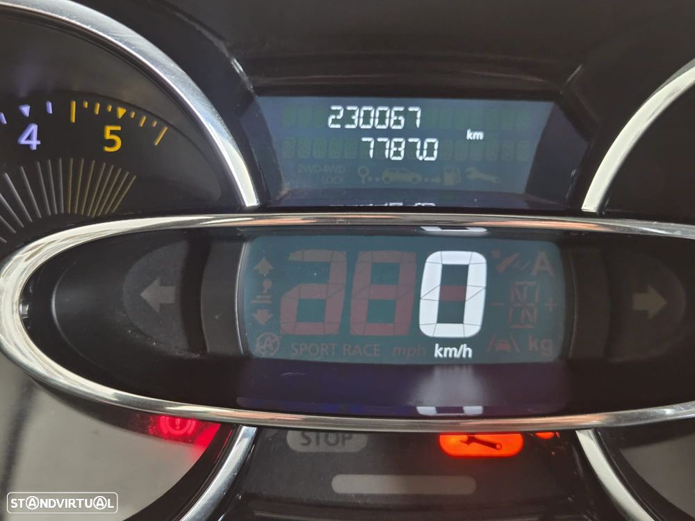 Renault Clio Sport Tourer (Energy) dCi 90 Bose Edition - 19