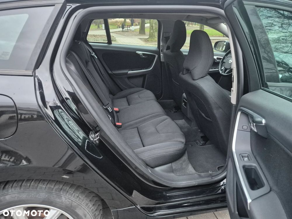 Volvo V60 DRIVe - 15