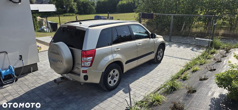 Suzuki Grand Vitara 2.0 - 14