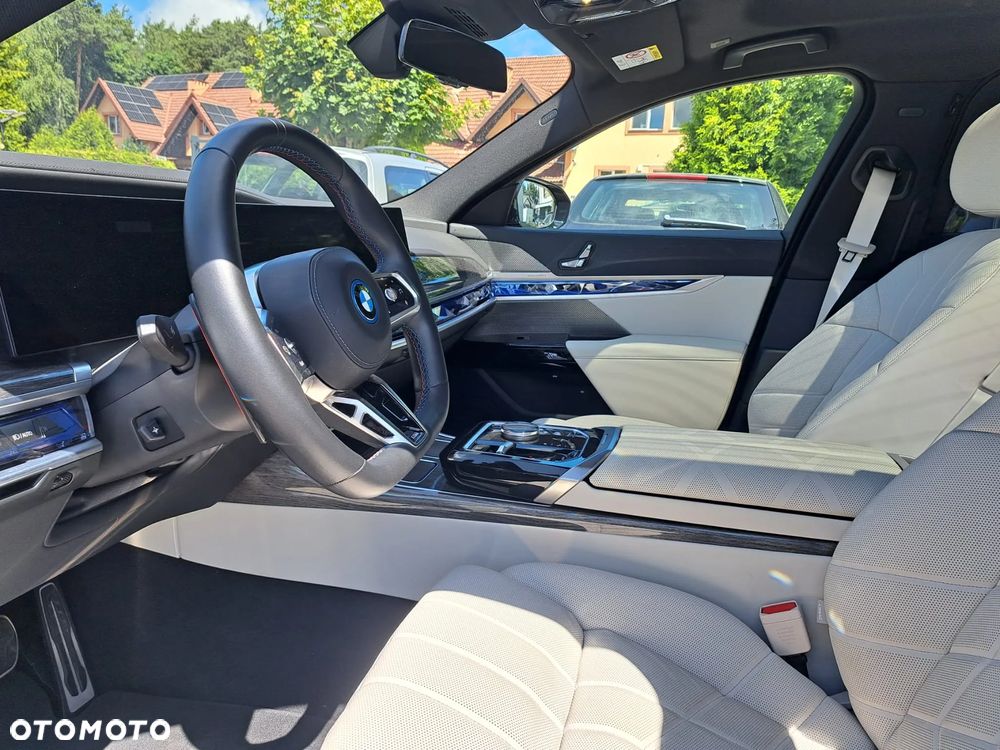 BMW Seria 7 - 18