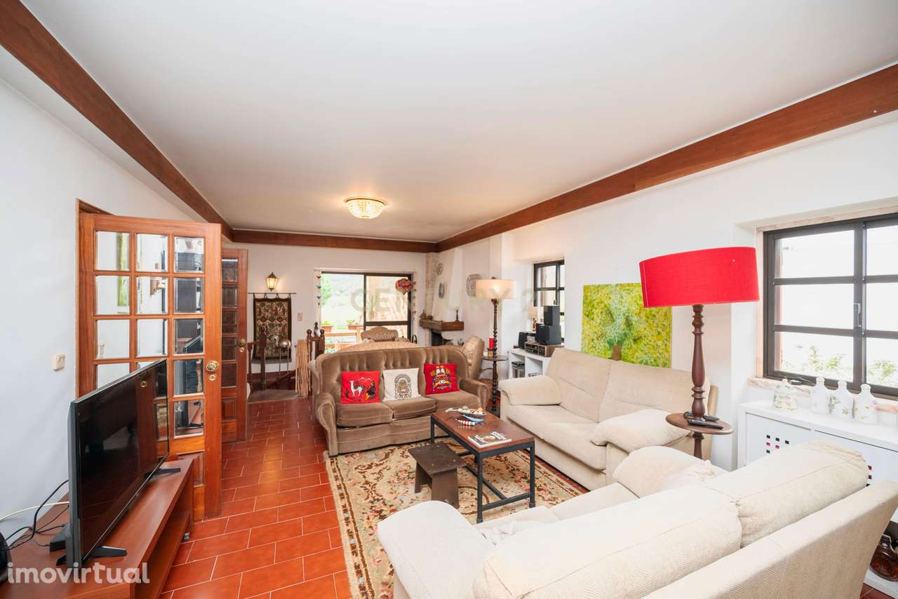 Moradia à Venda no Banzão, zona de Colares - Grande imagem: 5/28