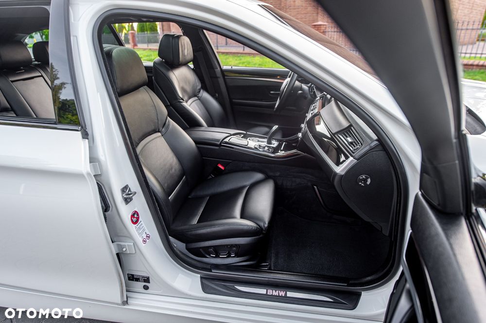 BMW Seria 5 535d xDrive Sport-Aut Modern Line - 38