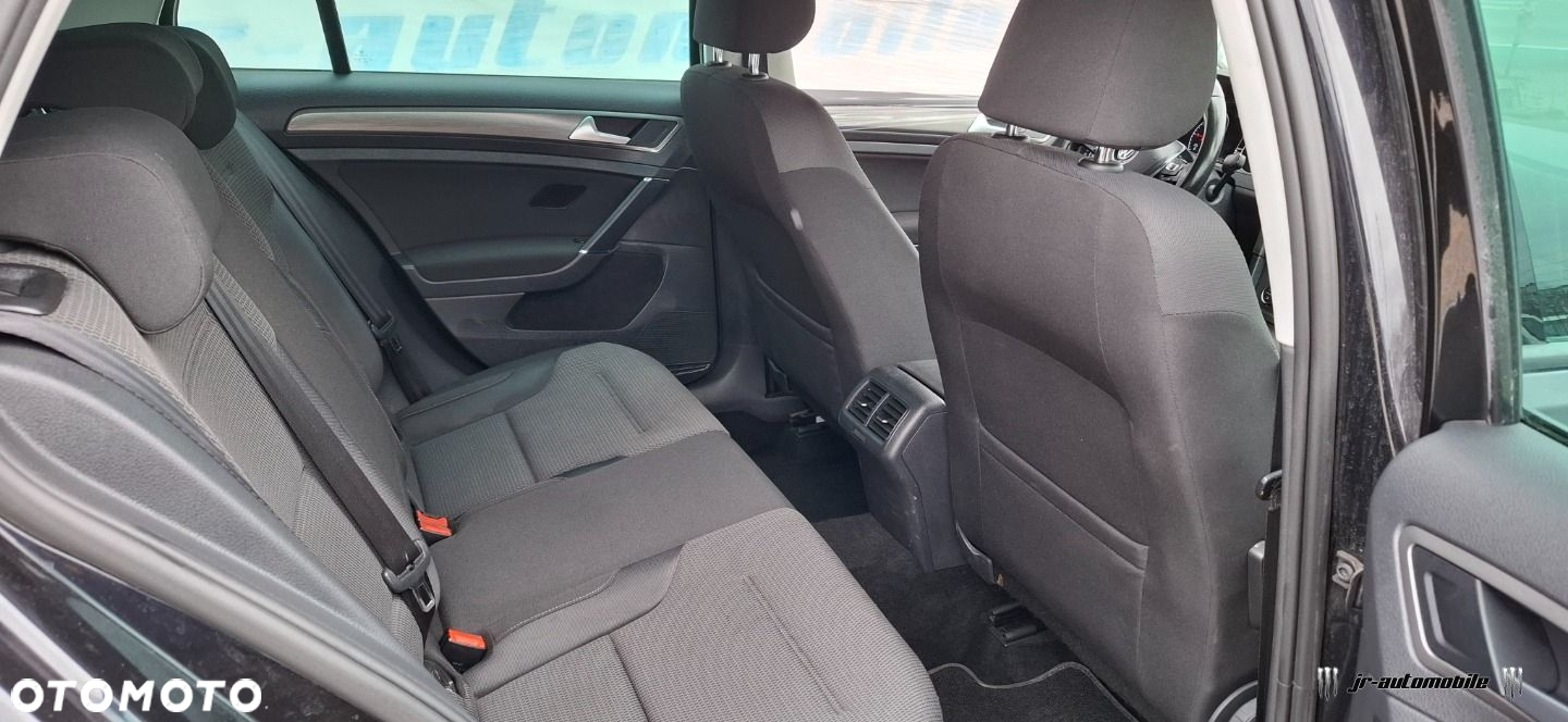 Volkswagen Golf - 12