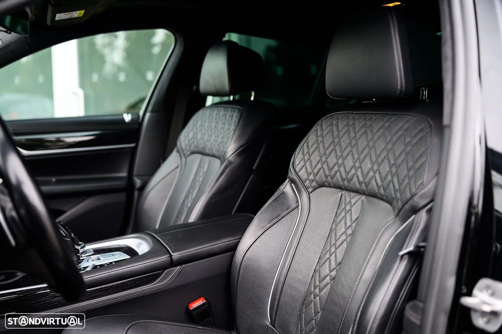 BMW 740 d xDrive Pack M - 23