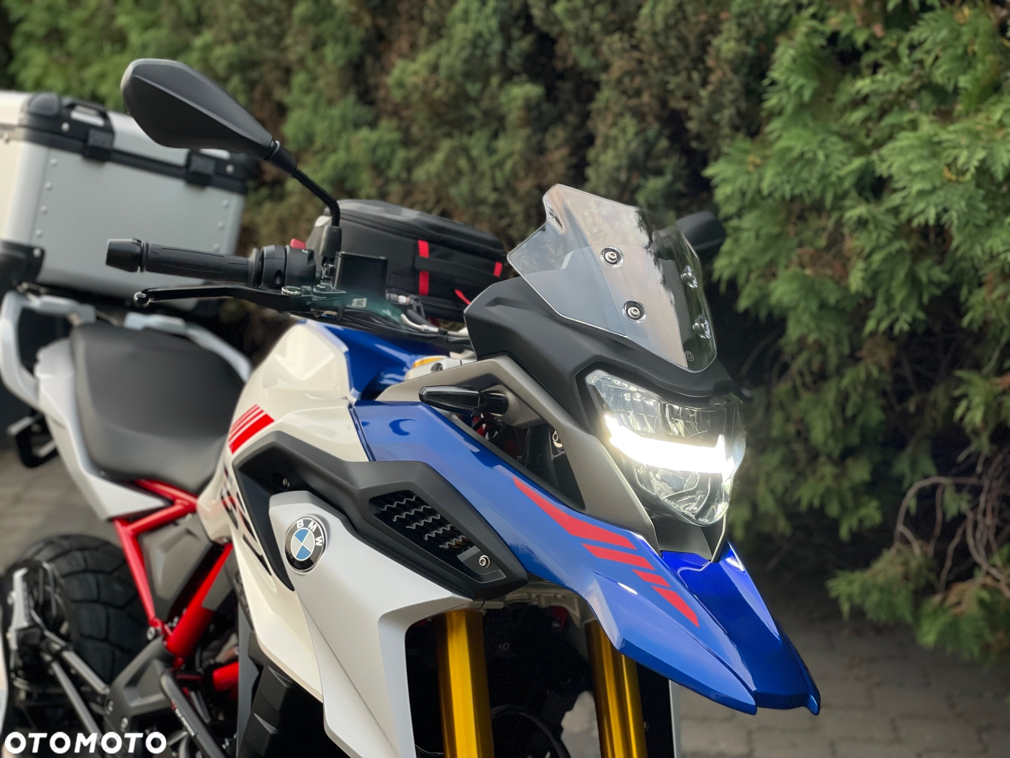 BMW G - 9