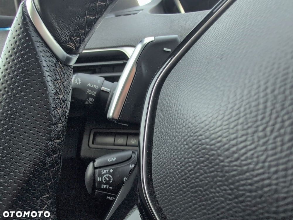 Peugeot 3008 1.6 PureTech Hybrid4 PHEV GT S&S EAT8 - 19