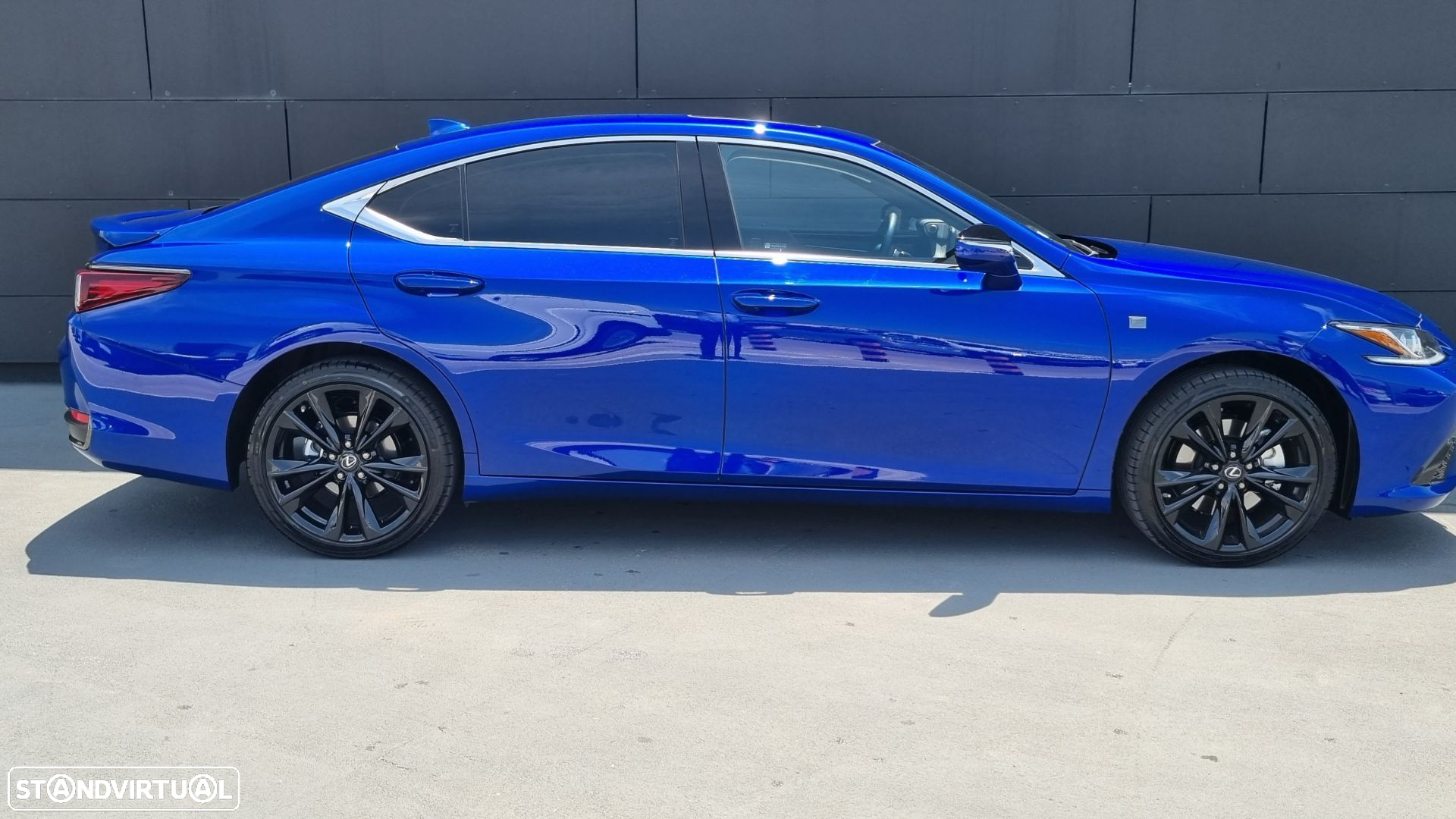 Lexus ES 300h Sport - 5
