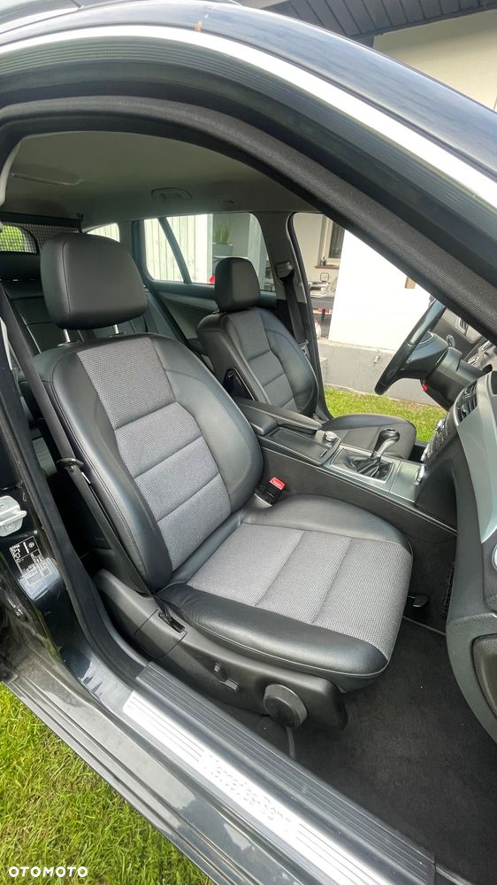 Mercedes-Benz Klasa C 180 BlueEFFICIENCY Avantgarde - 9