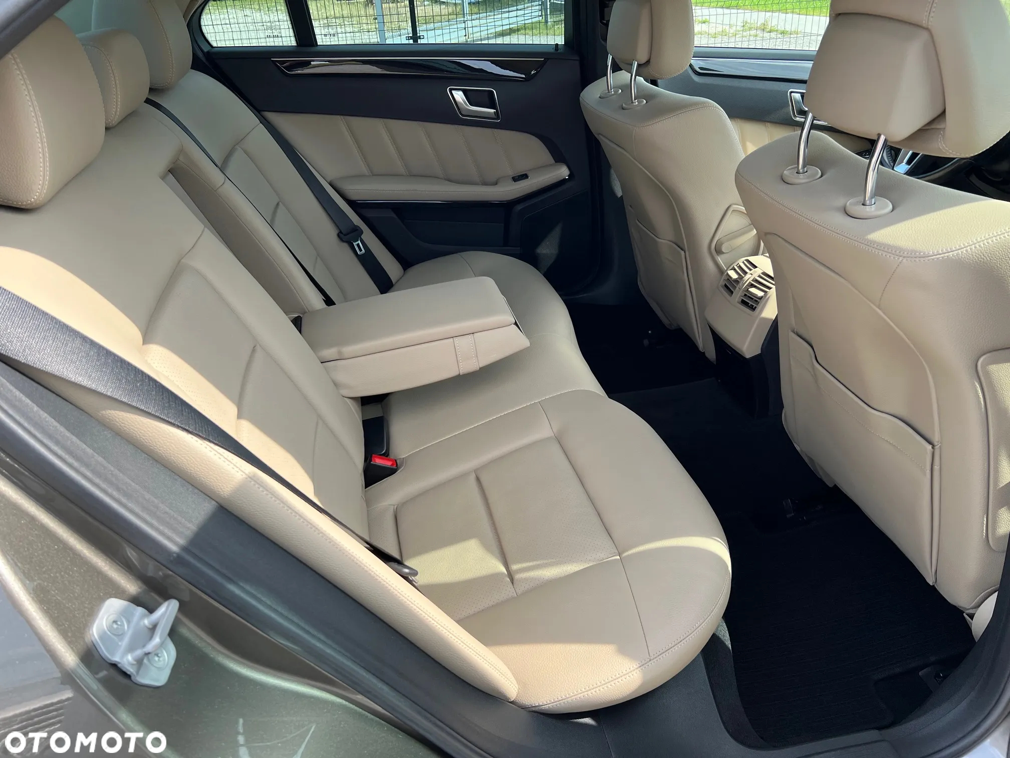 Mercedes-Benz Klasa E 220 CDI BlueEff Avantgarde - 10