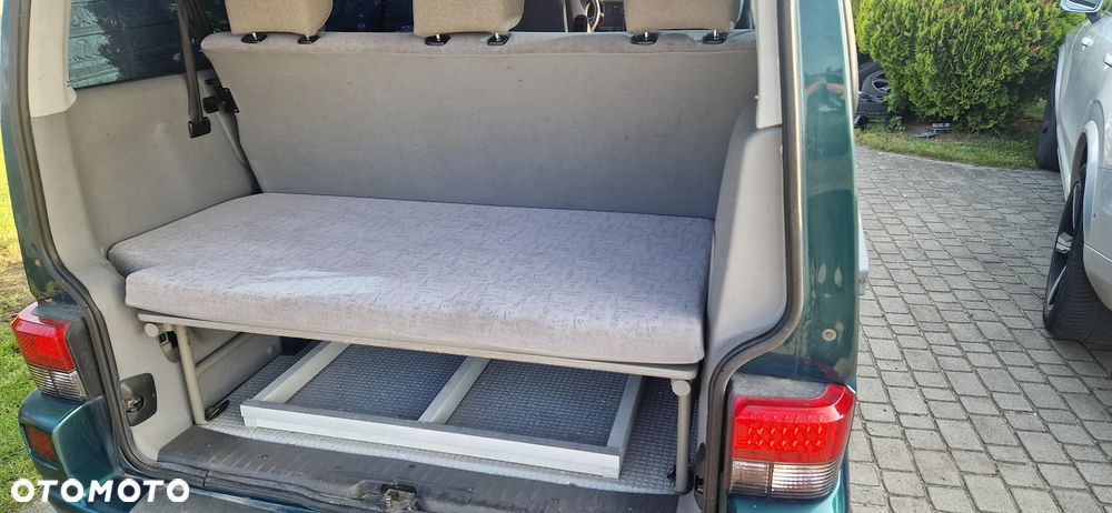 Volkswagen Multivan - 9
