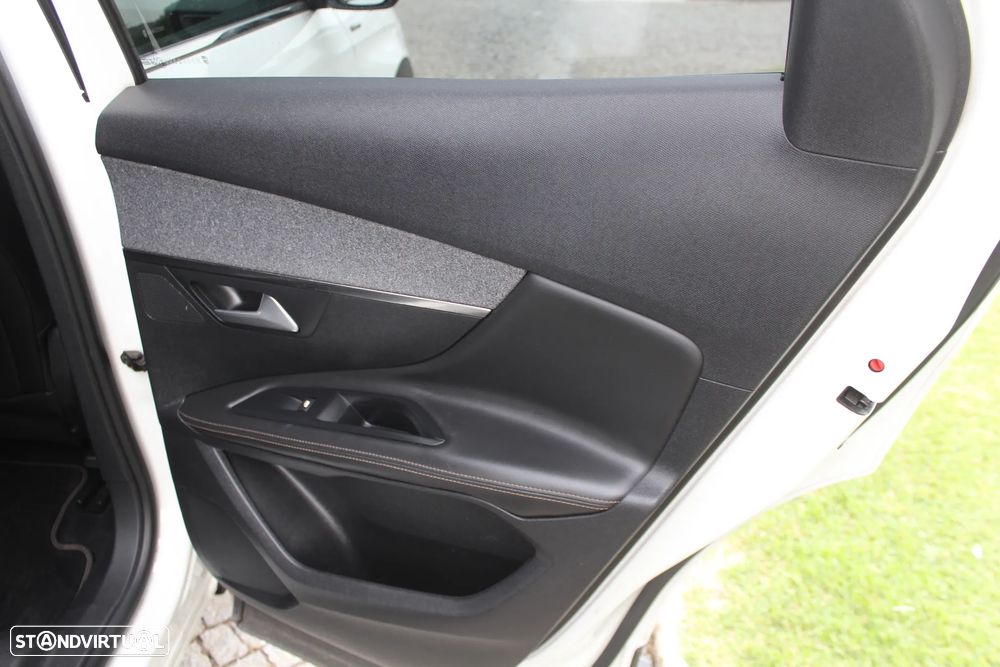 Peugeot 3008 1.6 BlueHDi GT Line EAT6 - 33