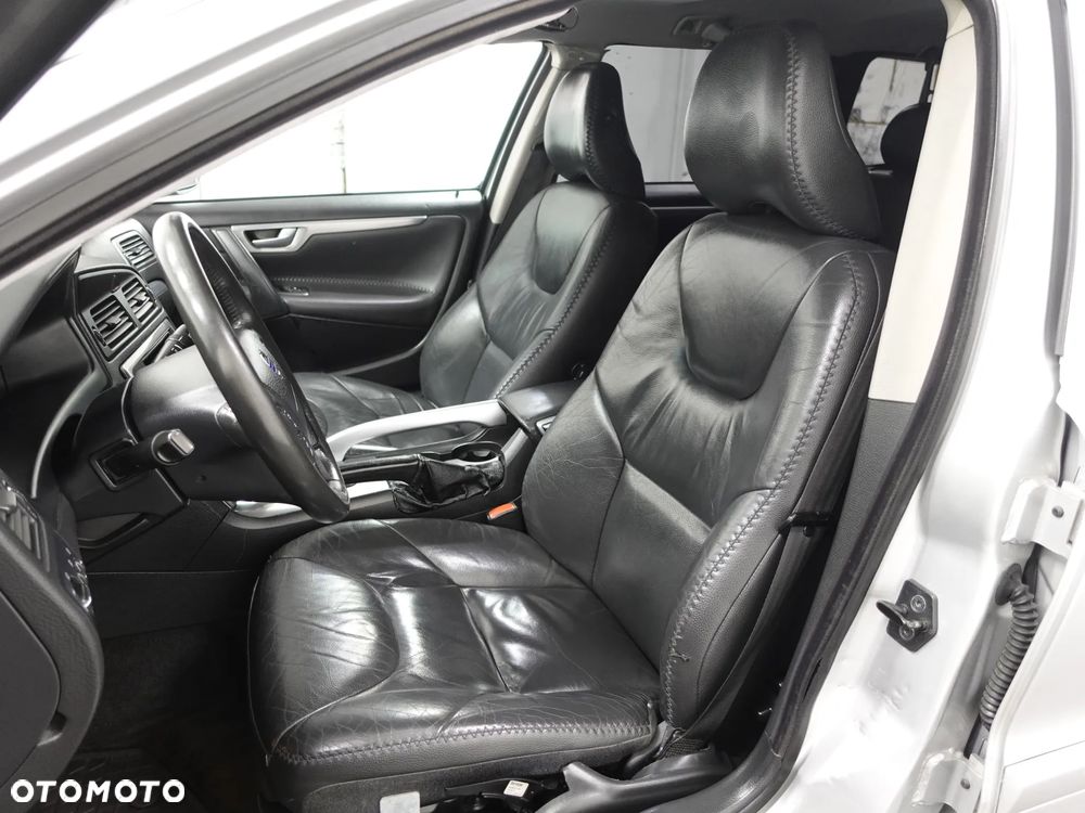 Volvo XC 70 D5 AWD Momentum - 22
