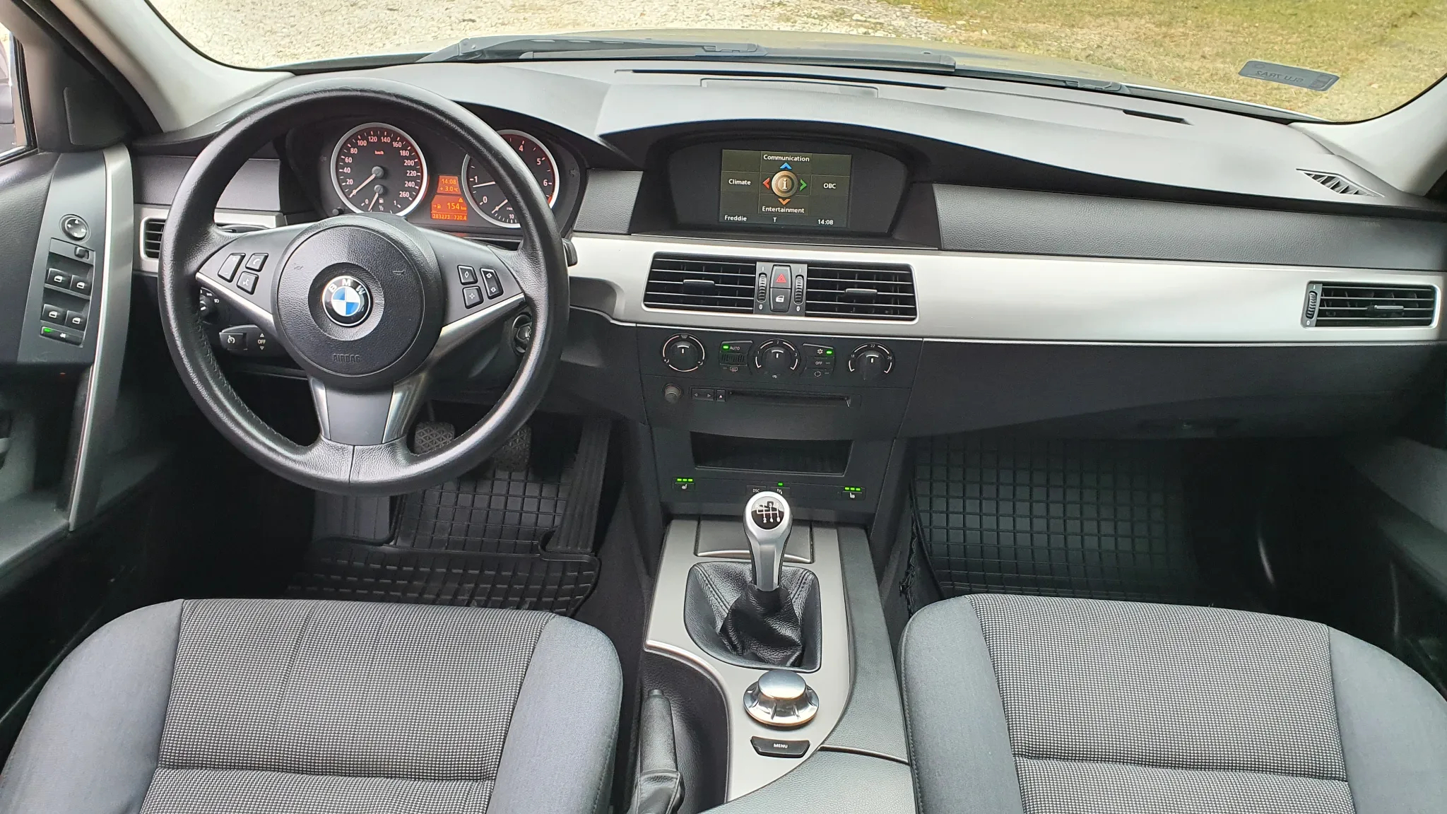 BMW Seria 5 520i - 6