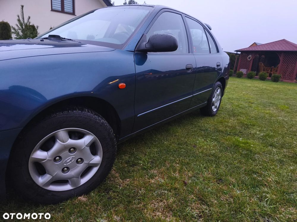 Hyundai Accent 1.3 GLS - 2