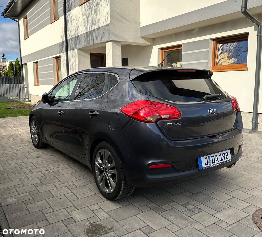 Kia Ceed - 4