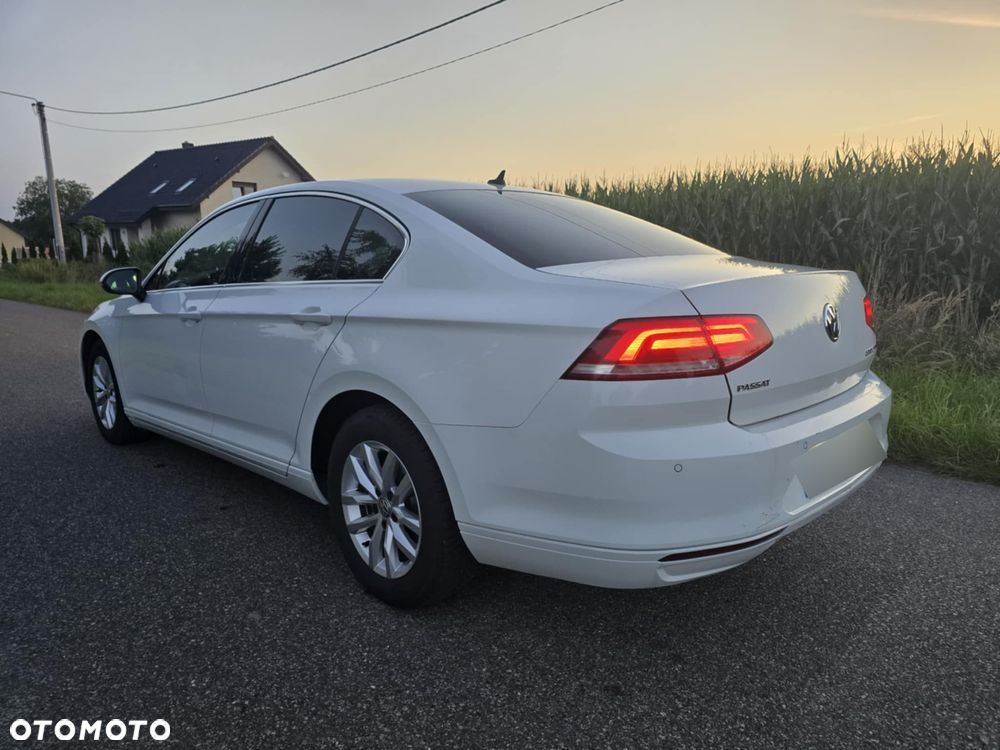 Volkswagen Passat 2.0 TDI (BlueMotion Technology) Comfortline - 4