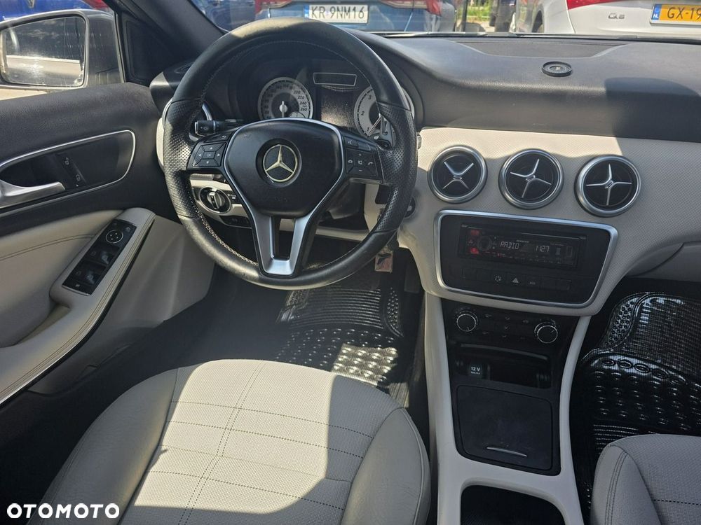 Mercedes-Benz Klasa A 180 CDI (BlueEFFICIENCY) 7G-DCT - 14