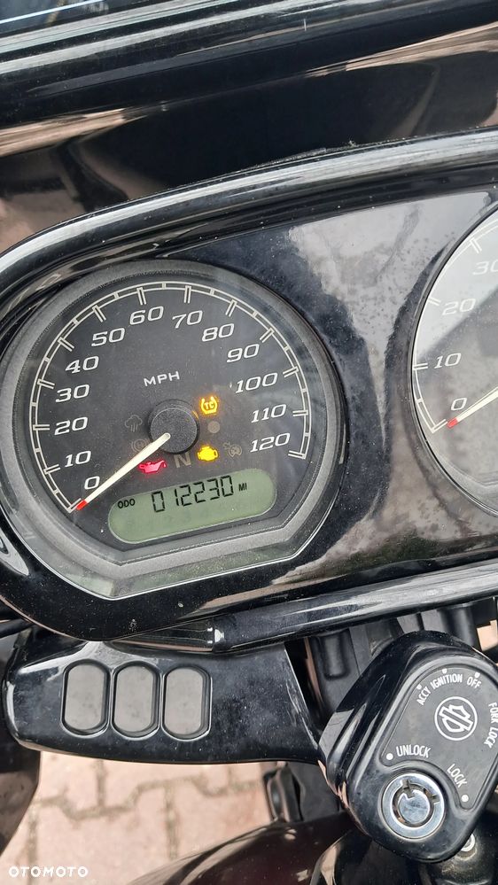 Harley-Davidson Touring Road Glide - 13