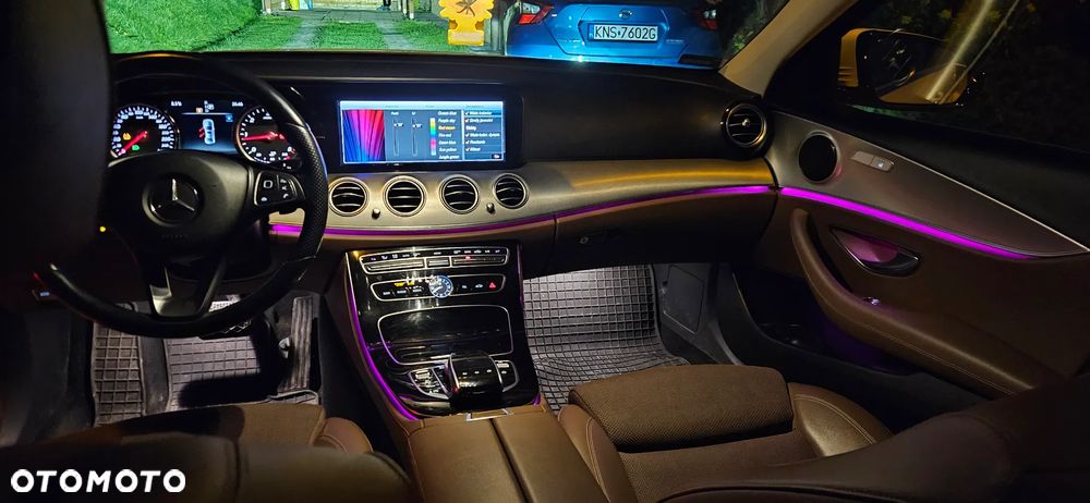 Mercedes-Benz Klasa E 220 d 4-Matic Business Edition 9G-TRONIC - 25