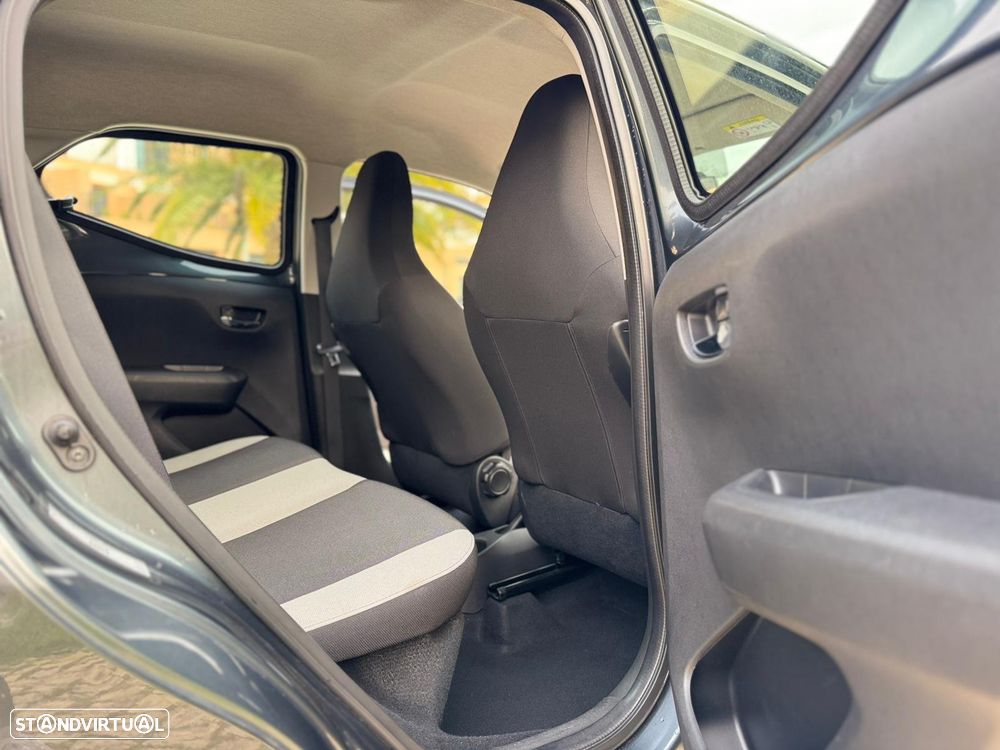 Toyota Aygo 1.0 X-Play - 11