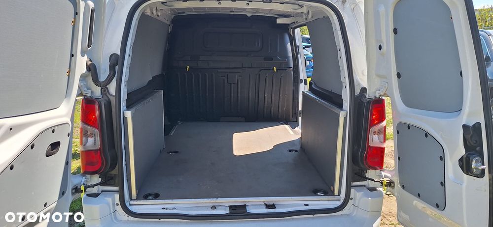 Toyota Proace City 1.5 D-4D Long 2,4t Comfort - 17