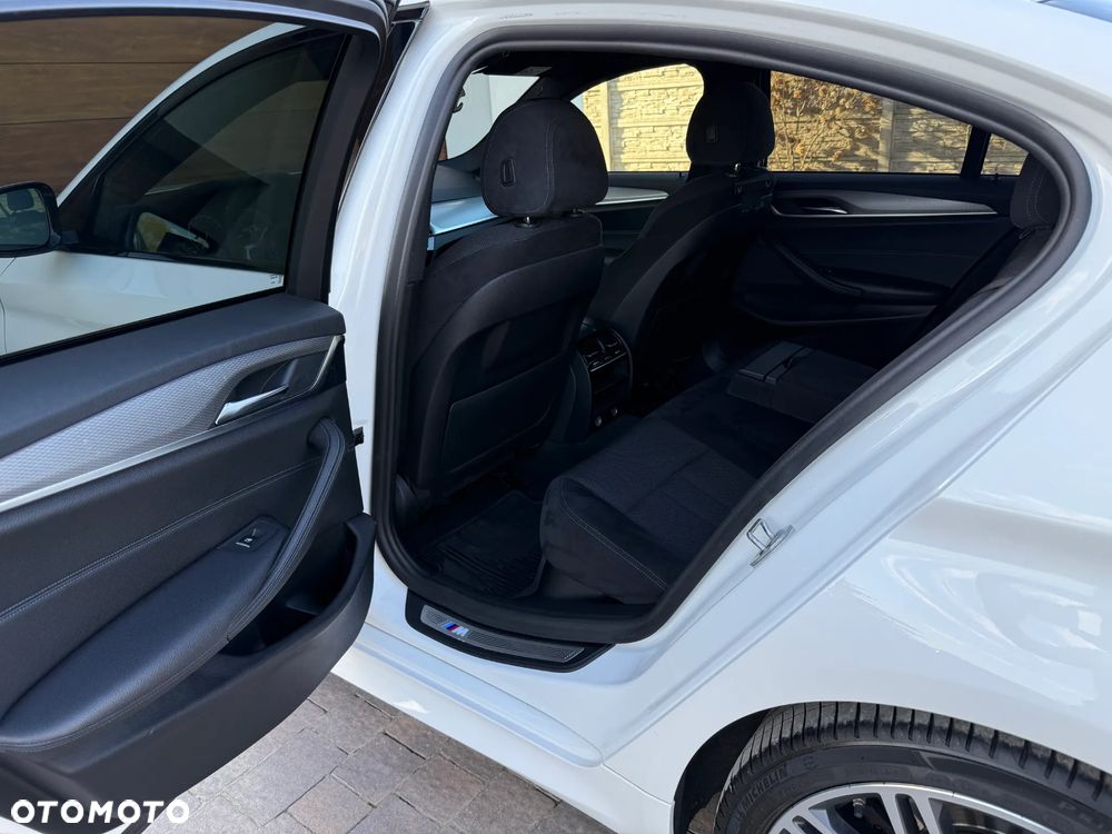 BMW Seria 5 520d xDrive M Sport sport - 12