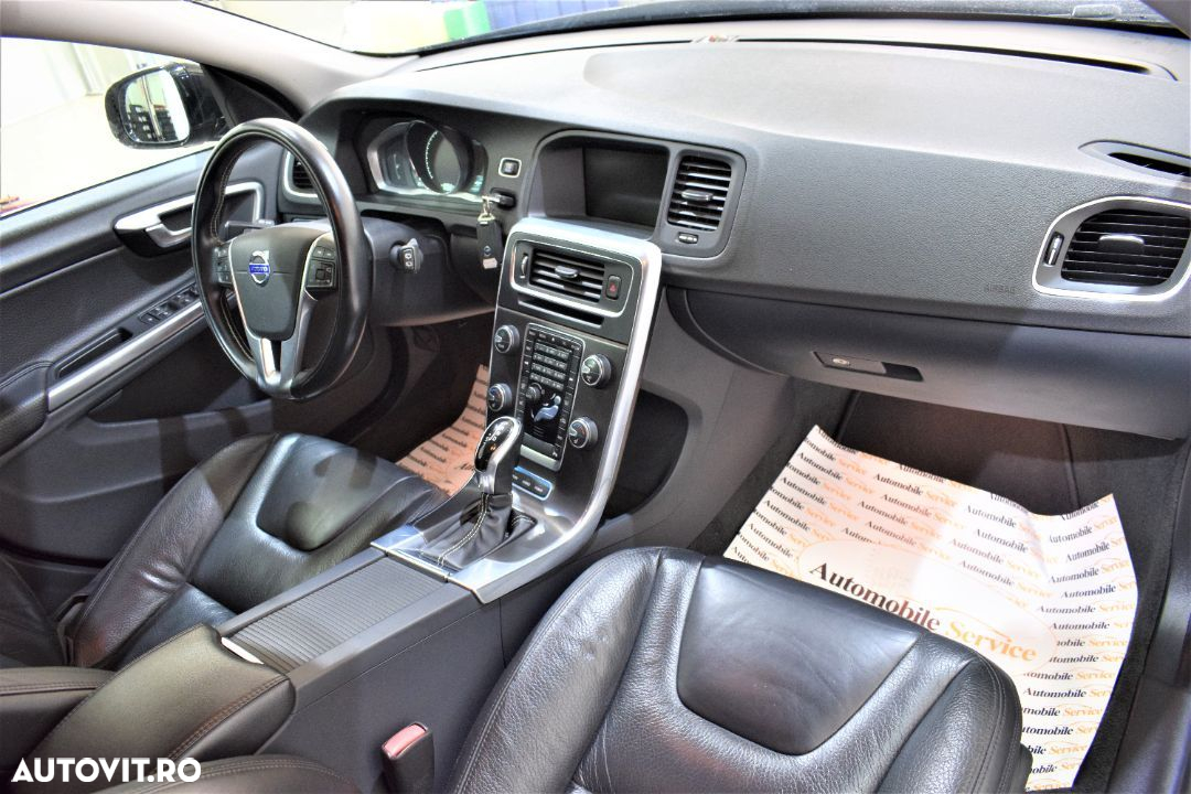 Volvo V60 D6 Plug-In-Hybrid AWD Geartronic Summum - 16