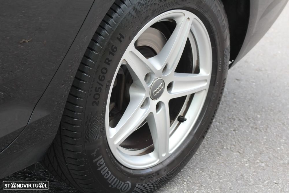 Audi A4 Avant 2.0 TDI Advance S tronic - 23