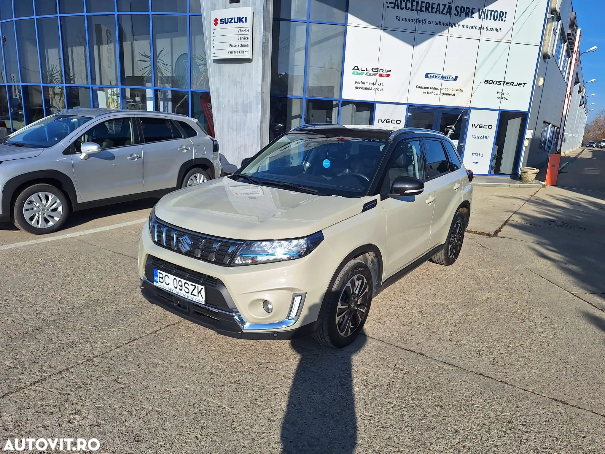 Suzuki Vitara 1.4 Boosterjet AllGrip MHEV Luxus - 1