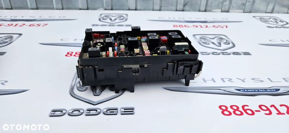 Chrysler Pacifica 2016- 3.6 V6 Kompletna skrzynka bezpieczników Bezpieczniki Puszka P68233193AD 68233193AD - 8