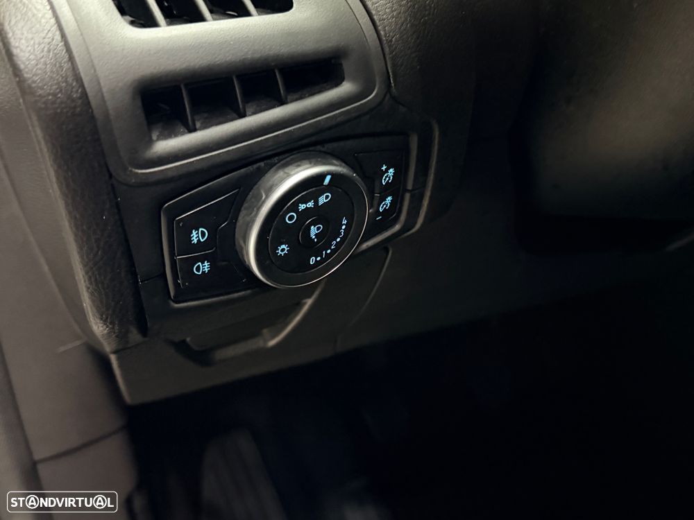 Ford Focus 1.0 EcoBoost S&S COOL&CONNECT DESIGN - 15