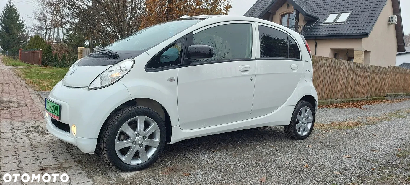 Peugeot iOn - 3