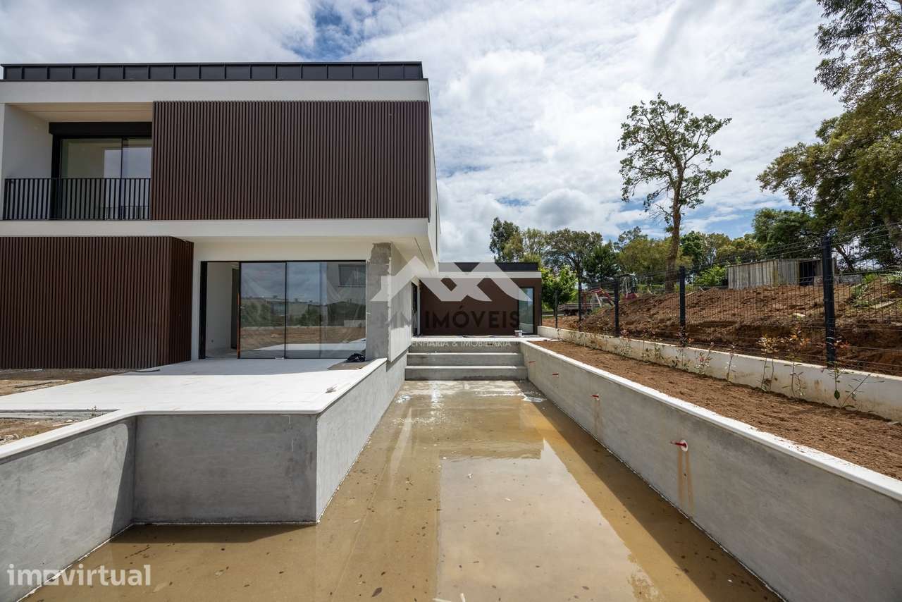 Moradia T4 | Luxo | Piscina | Terreno 813m2 - Grande imagem: 4/39