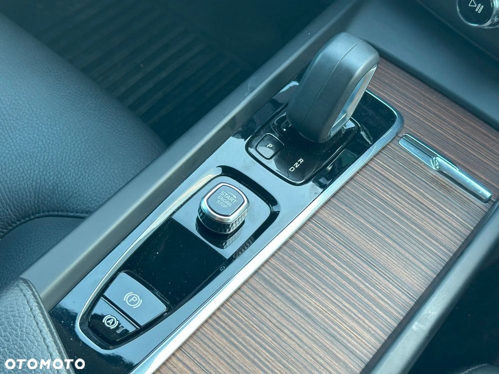 Volvo XC 60 B5 B AWD Geartronic Momentum Pro - 23