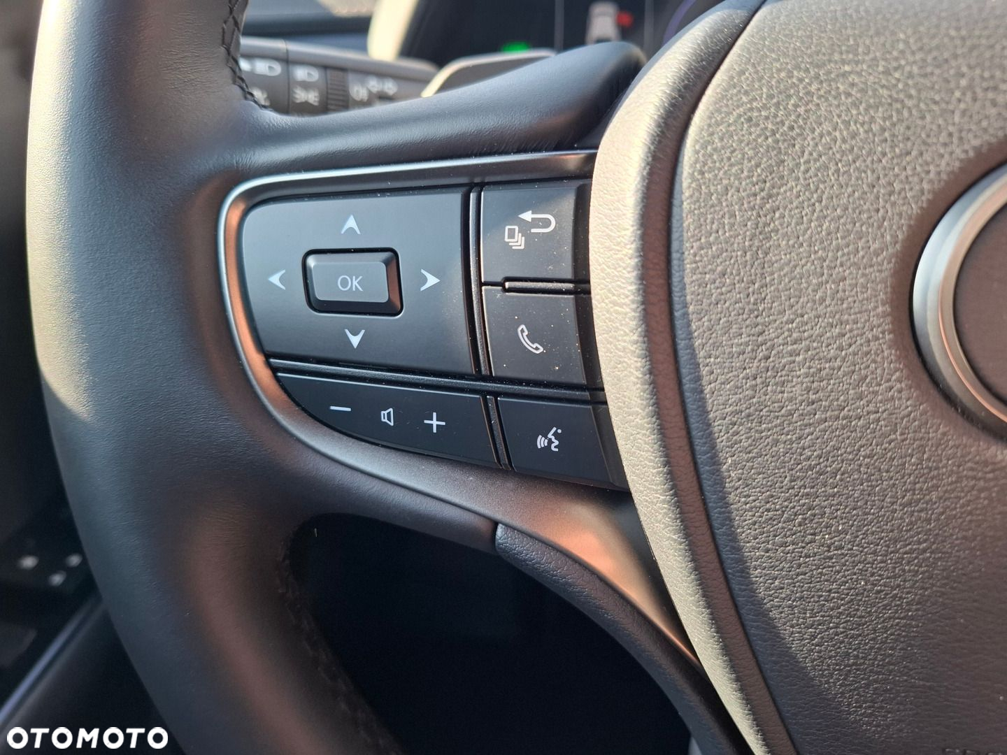 Lexus UX 300e 72.8 kWh Prestige 2WD - 34