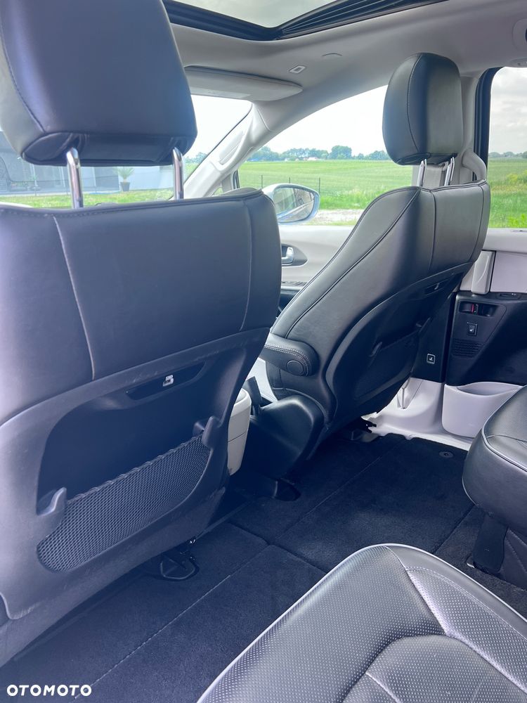Chrysler Pacifica - 24