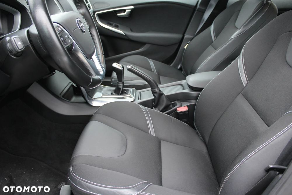 Volvo V40 D2 Momentum - 11
