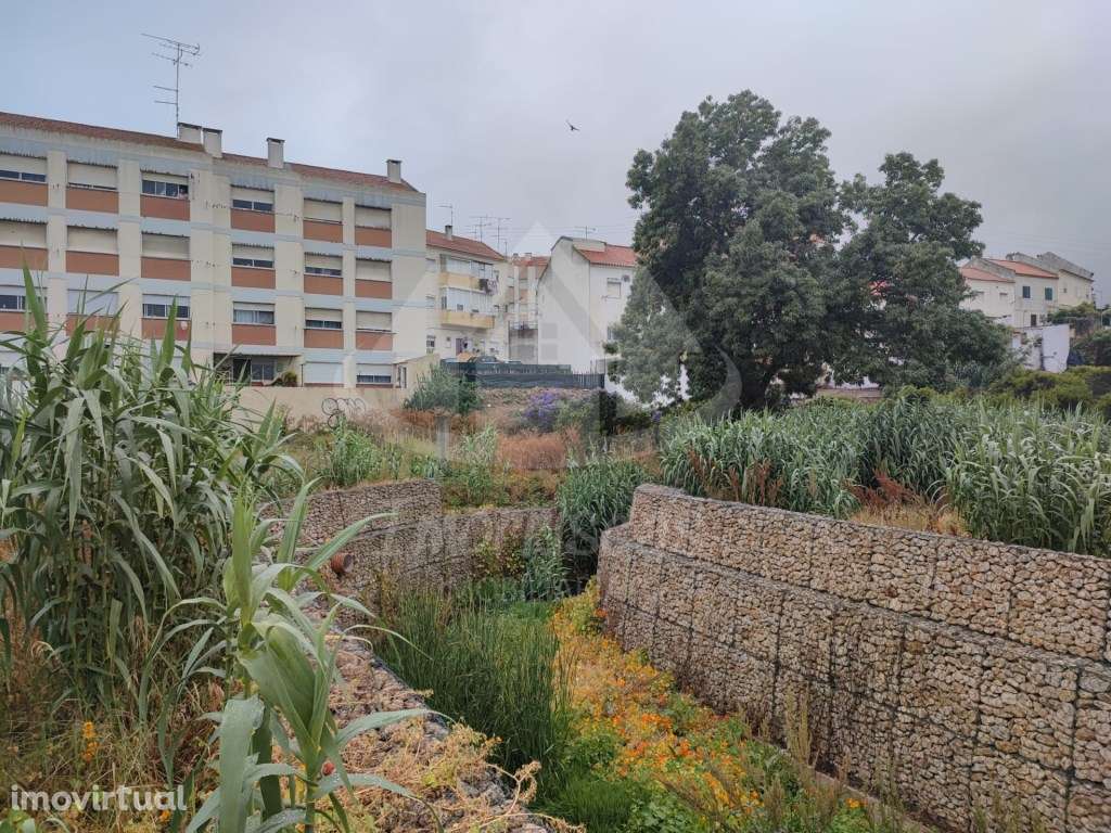 Terreno urbano em Alverca para construção de prédio - Grande imagem: 3/7